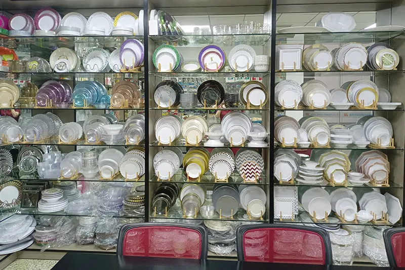 Customized disposable tableware
