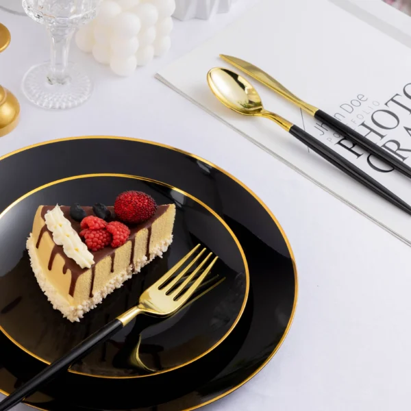 Black and gold plastic cutlery 2