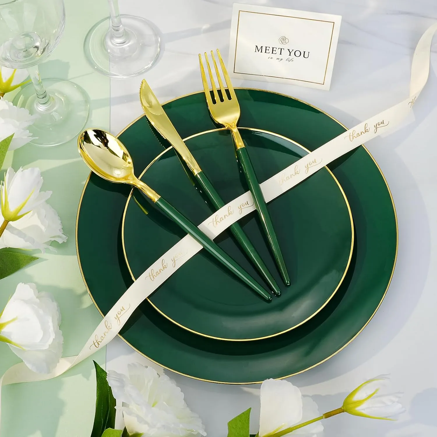 eco-friendly-green-plastic-plates
