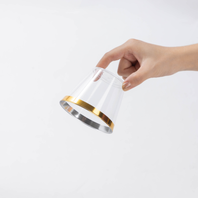 clear plastic disposable cups