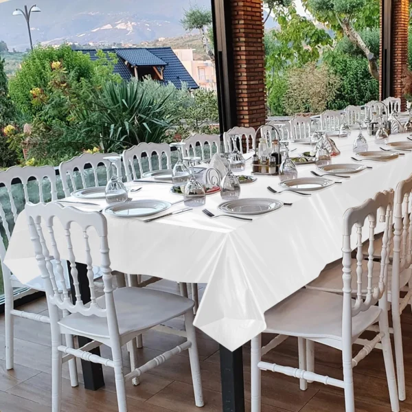 white tablecloth scenc